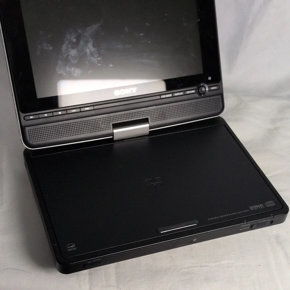 Sony DVP-FX930 Portable DVD Player LCD Screen Black Composite RCA Headphone DVD
